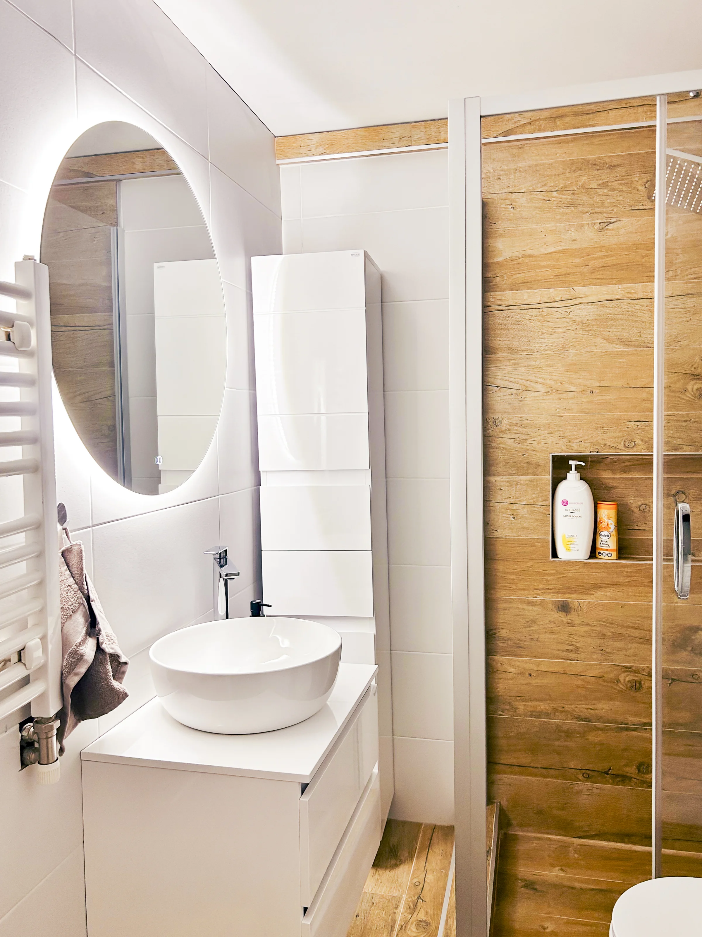 Bright & Calm Wooden Nest in Novi Sad