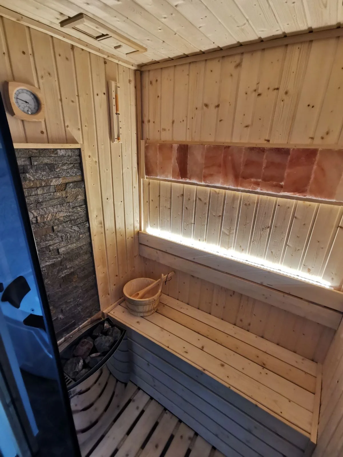 Princ Lux jaccuzi and sauna with free parking