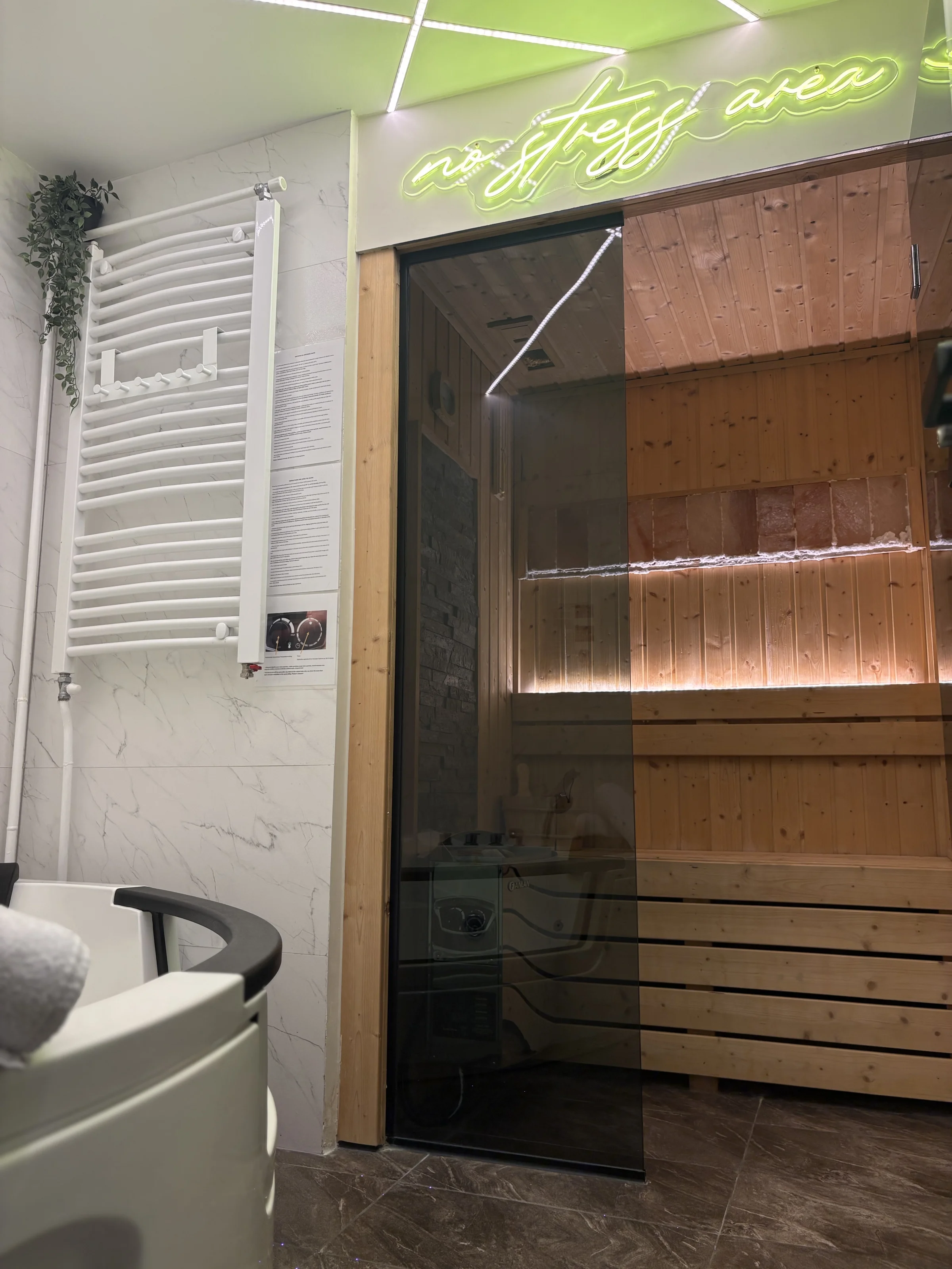Princ Lux jaccuzi and sauna with free parking