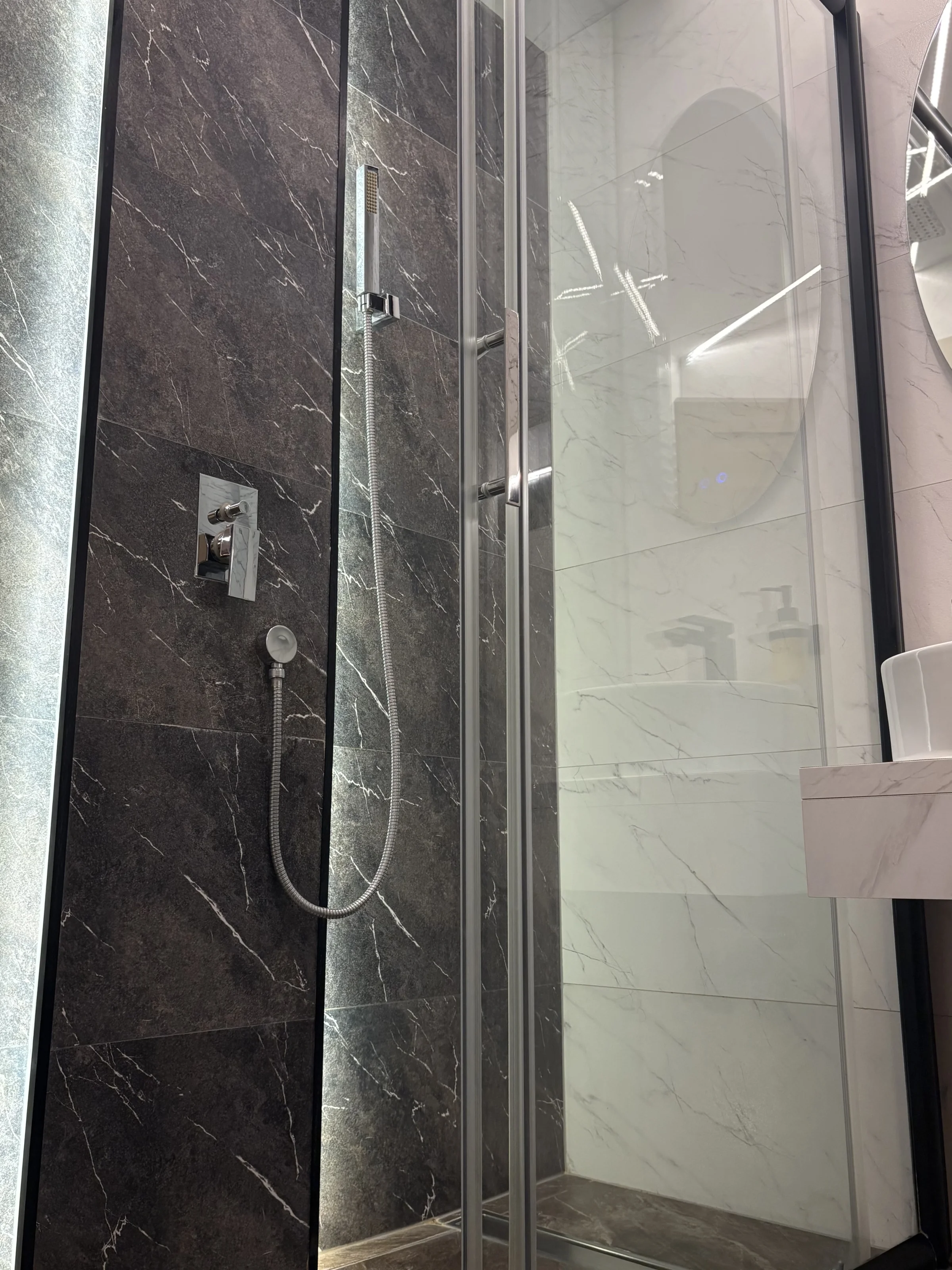 Princ Lux jaccuzi and sauna with free parking