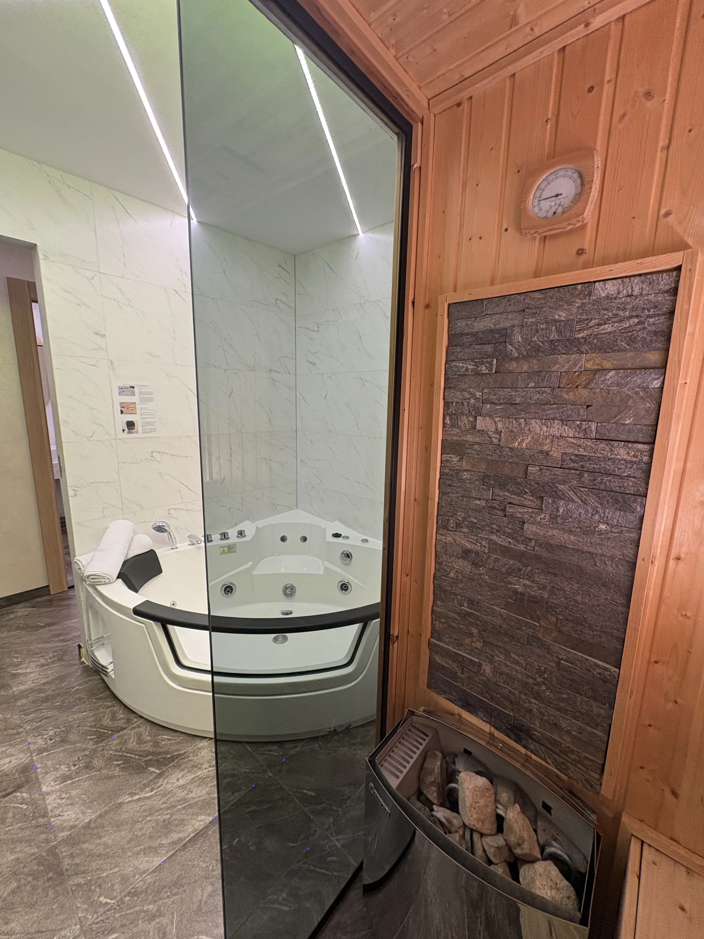 Princ Lux jaccuzi and sauna with free parking