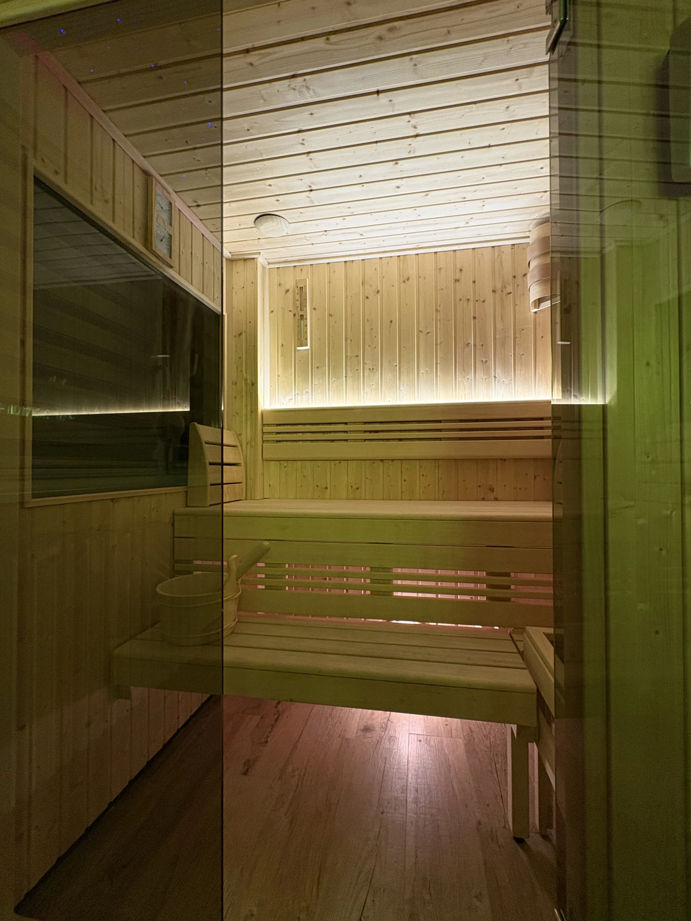 Princ lux spa with sauna and jacuzzi