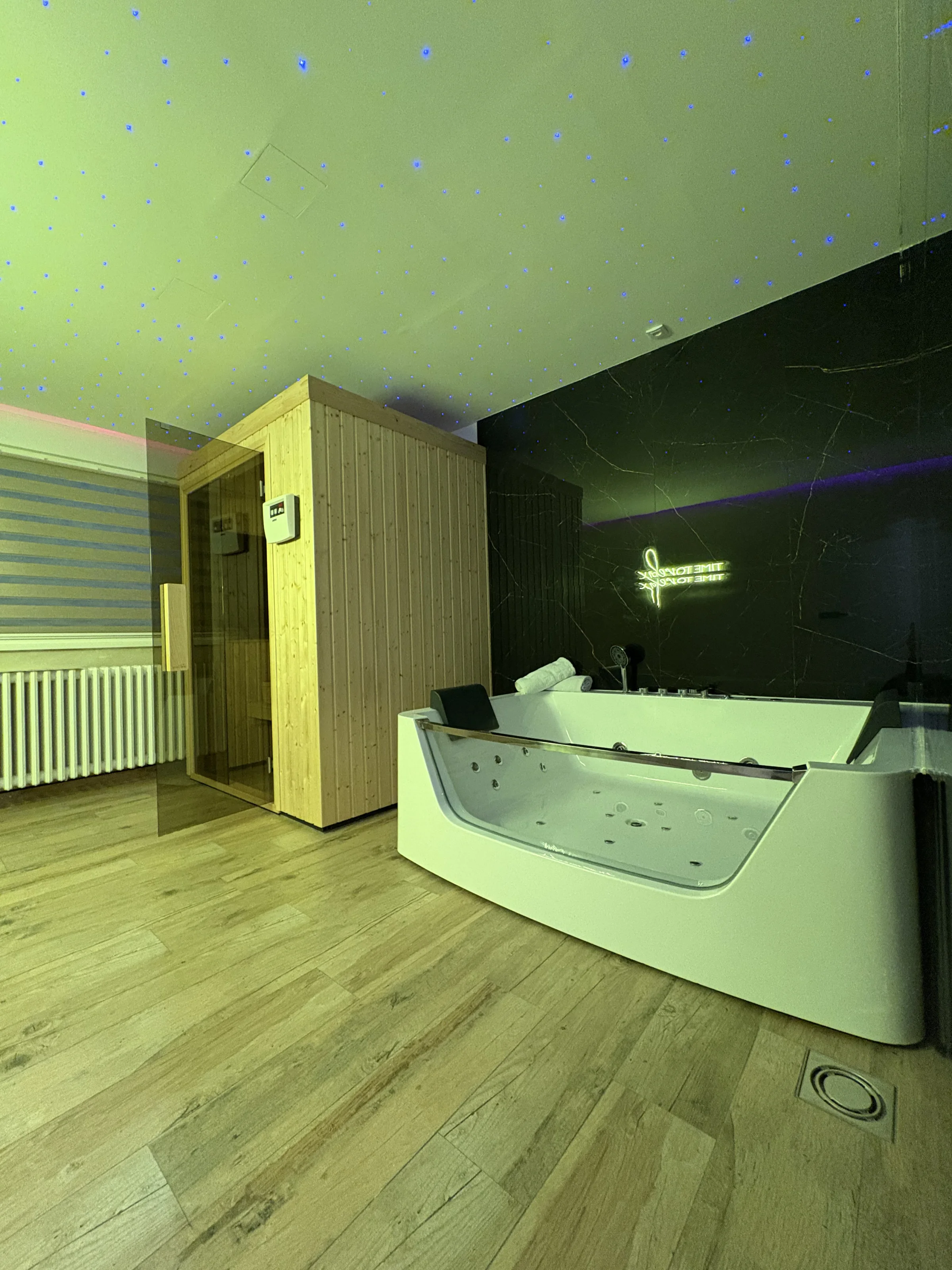 Princ lux spa with sauna and jacuzzi