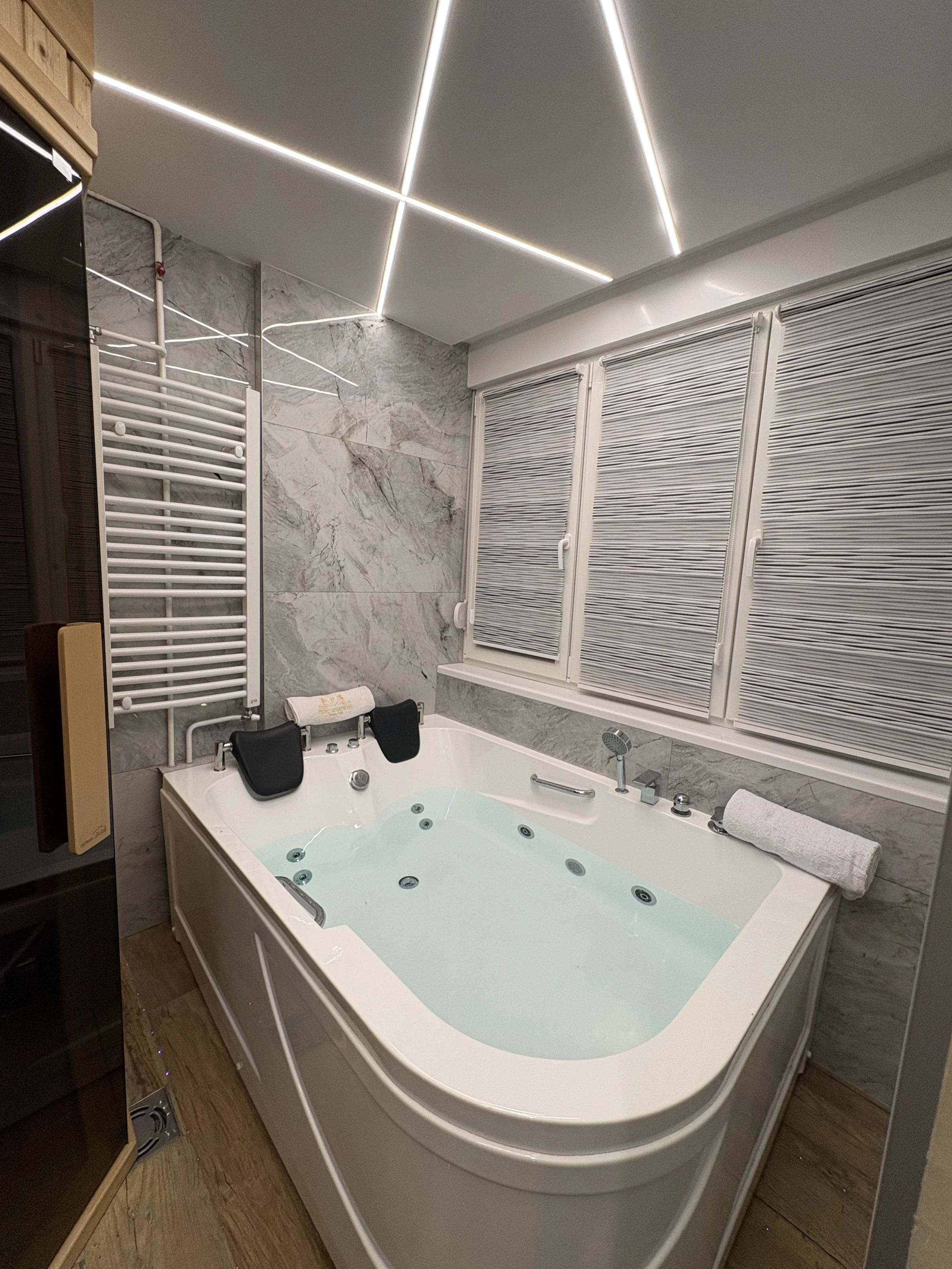 Relax Apartment with sauna and jacuzzi in city center