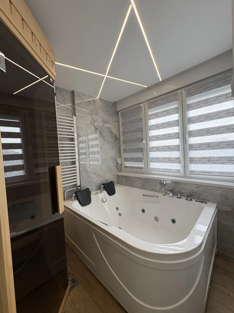 Relax Apartment with sauna and jacuzzi in city center