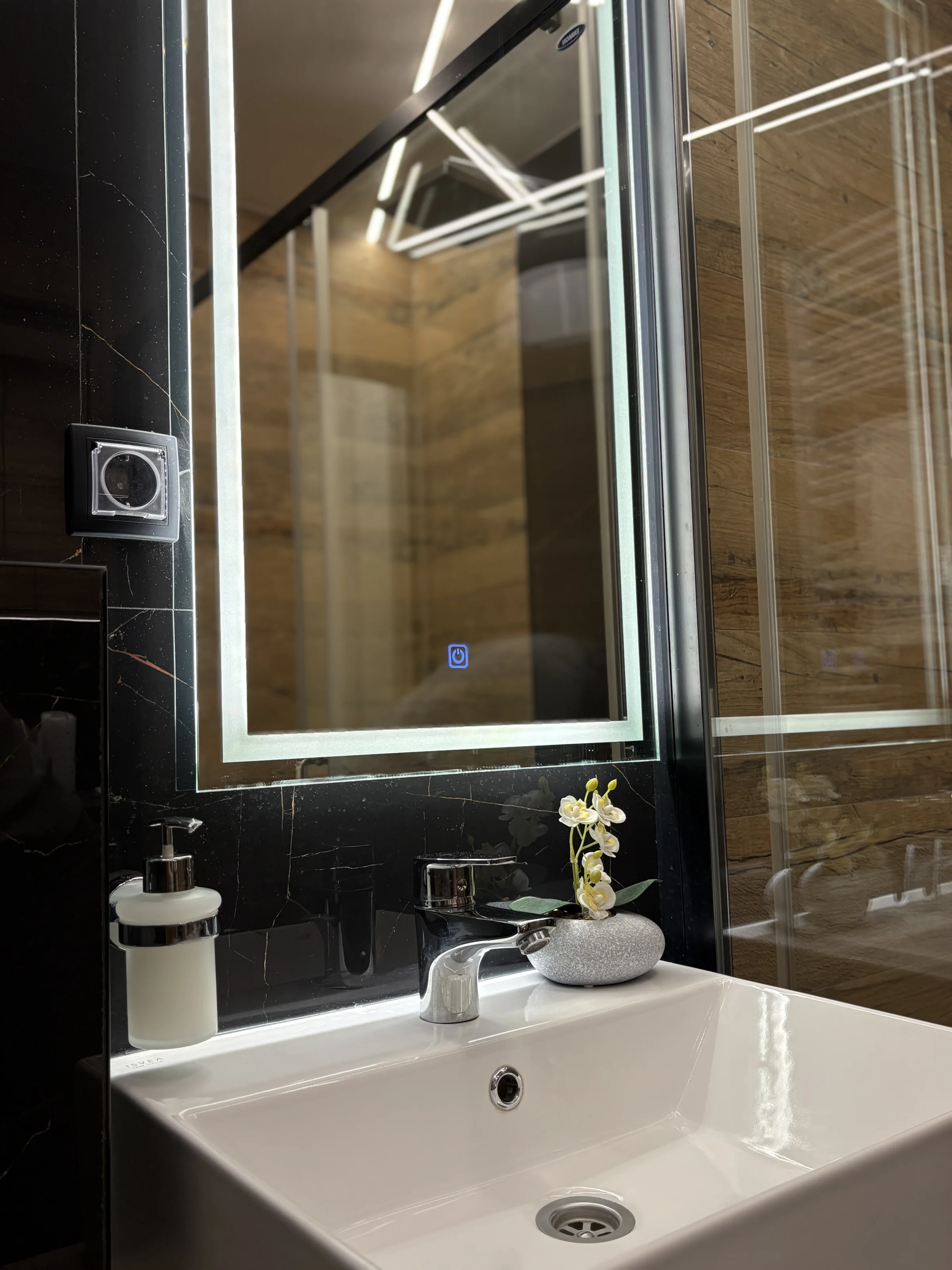 Relax Apartment with sauna and jacuzzi in city center