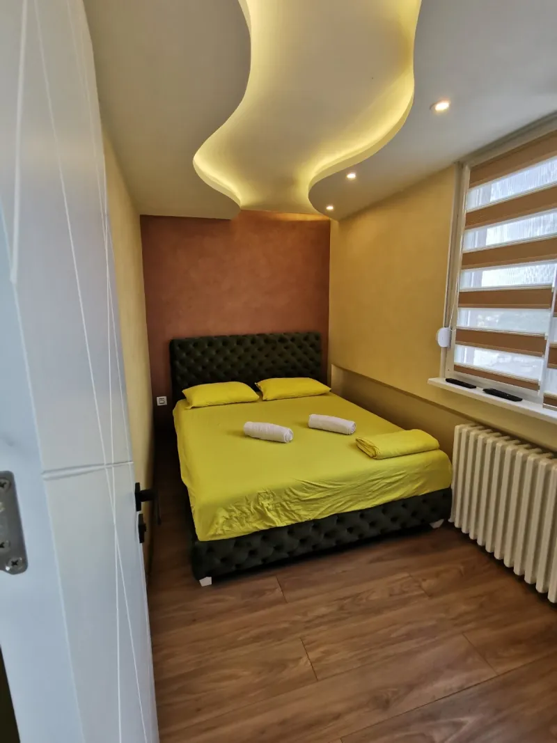 Brend new luxurious apartment in downtown with free parking