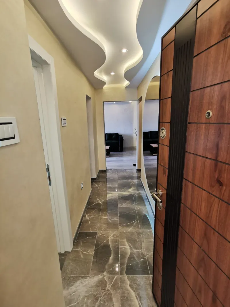 Brend new luxurious apartment in downtown with free parking